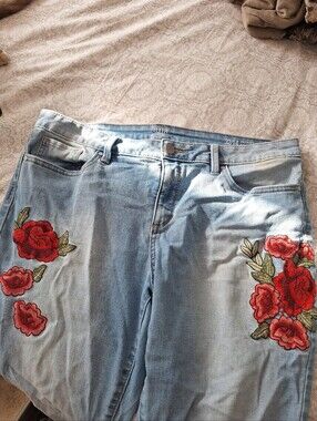 Flower Embroidered Jeans
